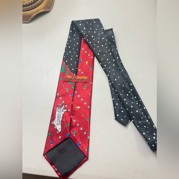 Hallmark Yule Tie Greetings Christmas Tie - Picture 4 of 6